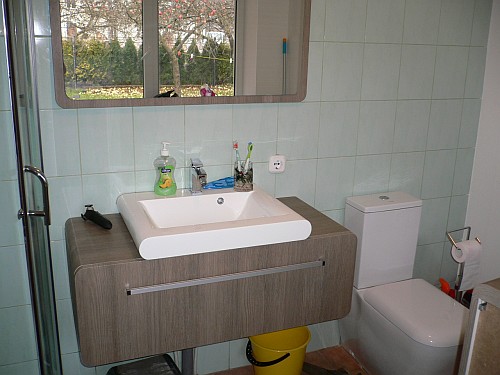 Установка сантехники и мебели для ванной комнаты на улице Ozolnieku в Марупе